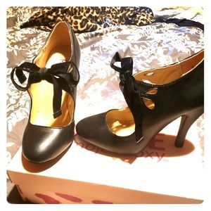 NIB Dolce by mojo moxy black heels